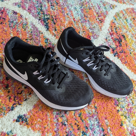 Nike Zoom Winflo 4 Running Shoes Black and White Sneakers Women's Size 6 - Picture 4 of 15